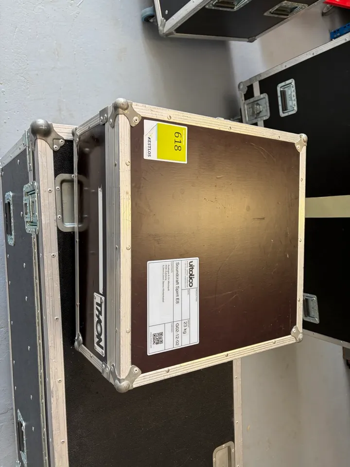 Soundcraft Spirit E 8 Analog-Mischpult inkl. Case